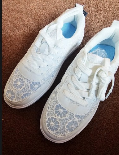 White floral lacy - ladies, lace