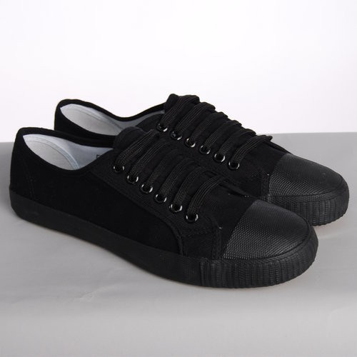 Black plimsolls low top - low,
